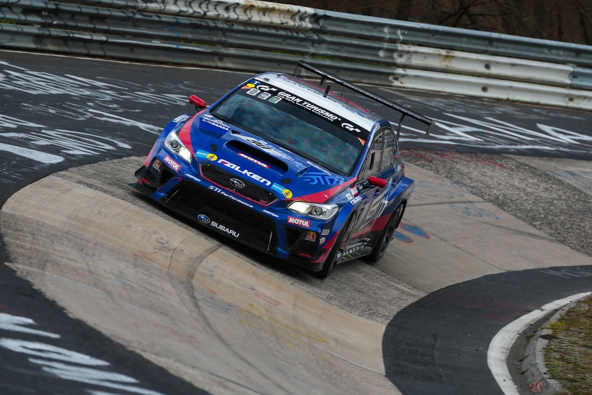 ニュルブルクリンク24時間レースにチャレンジするスバルの「WRX」