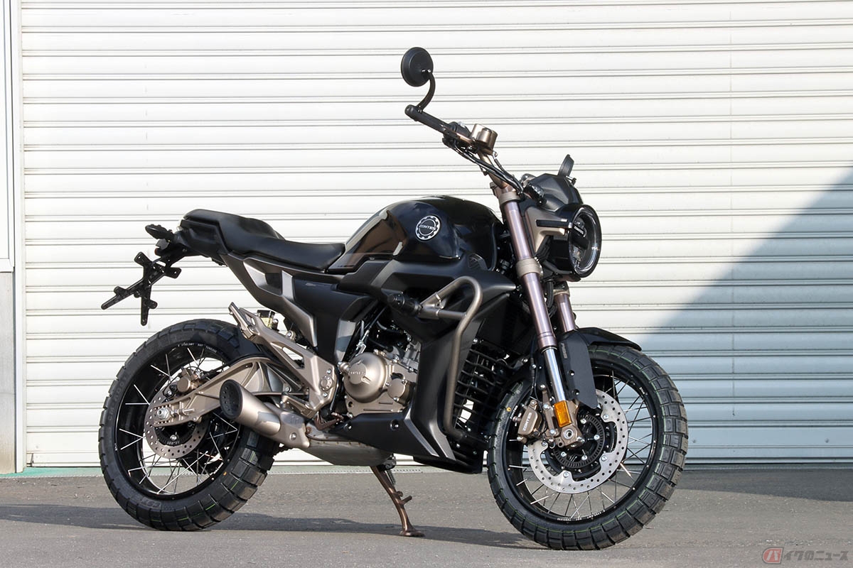 東京モーターサイクルショーで展示されるZONTES「G1 Scrambler」