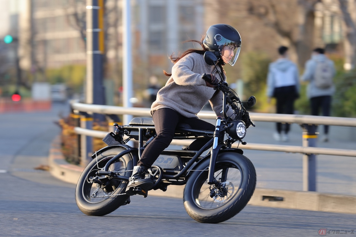 コーナも自転車のようにスイスイと曲がることができます