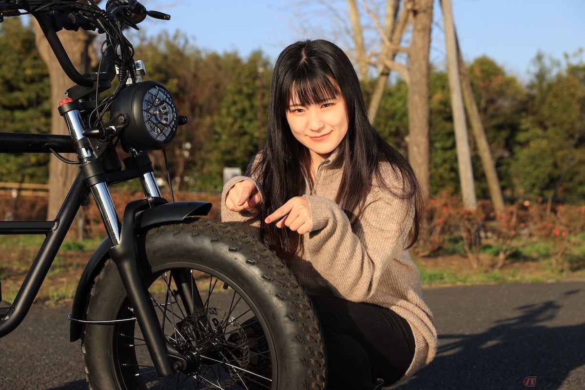 凹凸のあるブロックタイヤだからこそマッドな遊びも出来ちゃう