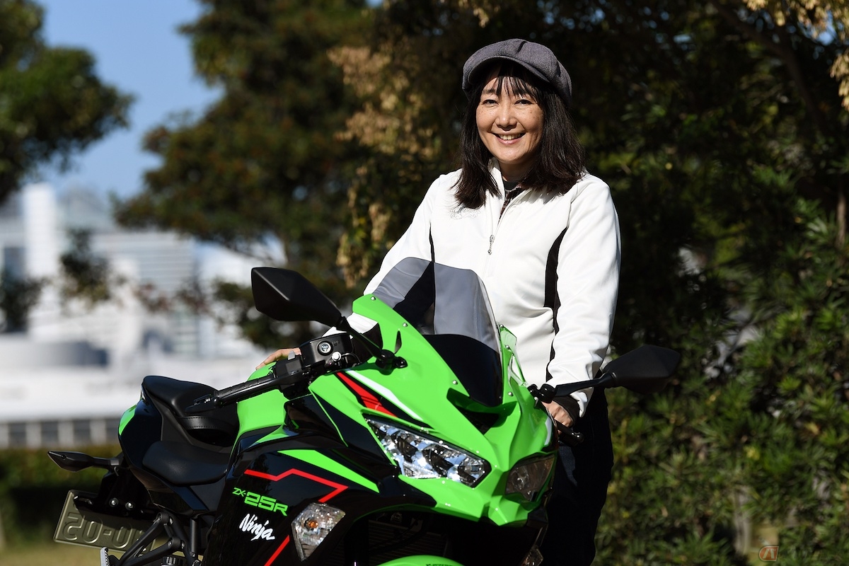 Ninja ZX-25R SE KRT EDITIONは単なる懐古主義ではなく、まさに新しい時代のニーゴーマルチ