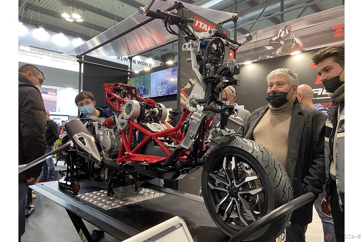 東京モーターサイクルショーで展示予定のイタルジェット「ドラッグスター」最新モデル(写真はEICMA2021)