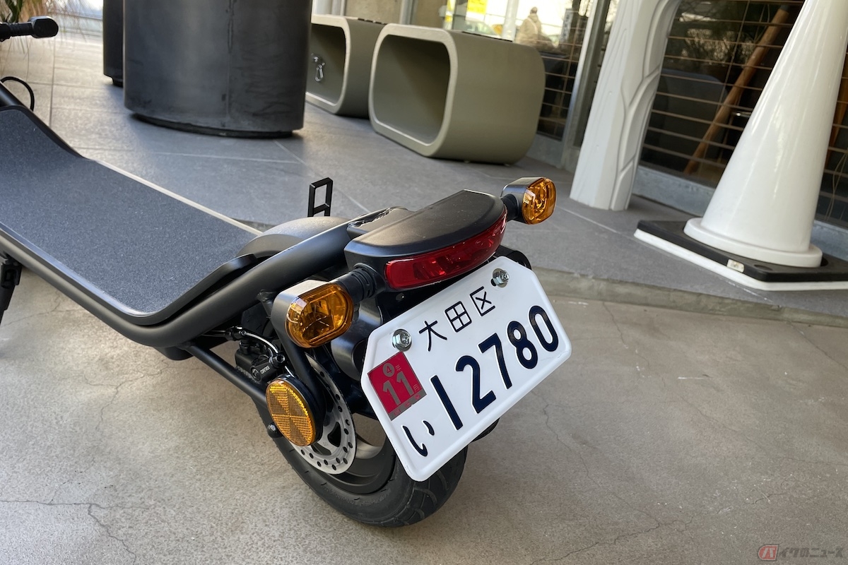 最高時速21km以上30km以下の電動キックボードは、「原動機付自転車」に区分されます