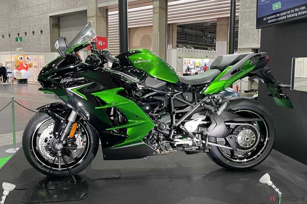 カワサキ「Z」誕生50周年記念モデルに「Ninja H2 SX SE」ビモータ「KB4