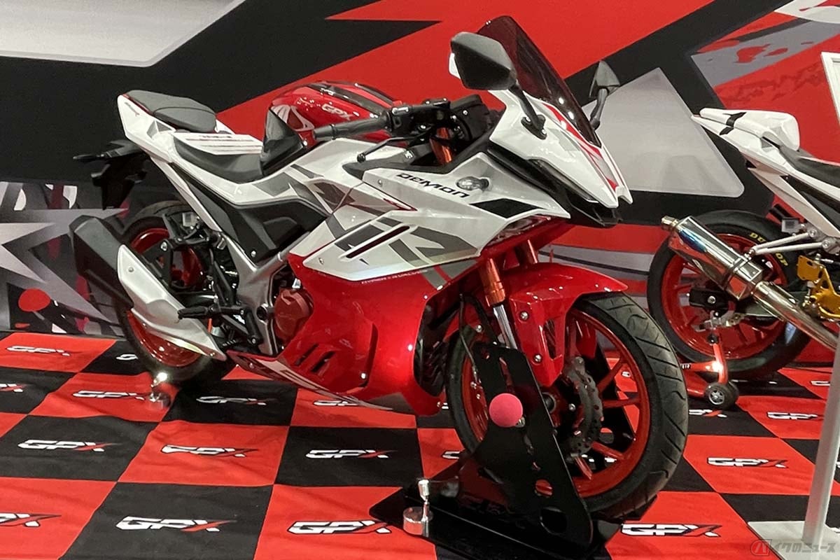 4バルブ化されたエンジンを搭載するGPX「Demon GR200R」新型モデル