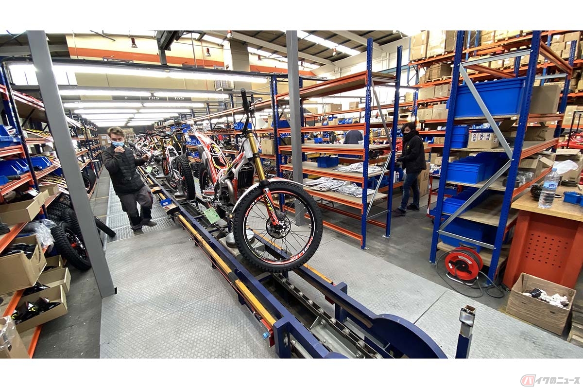 「TRS Motorcycles」のマンレサ工場