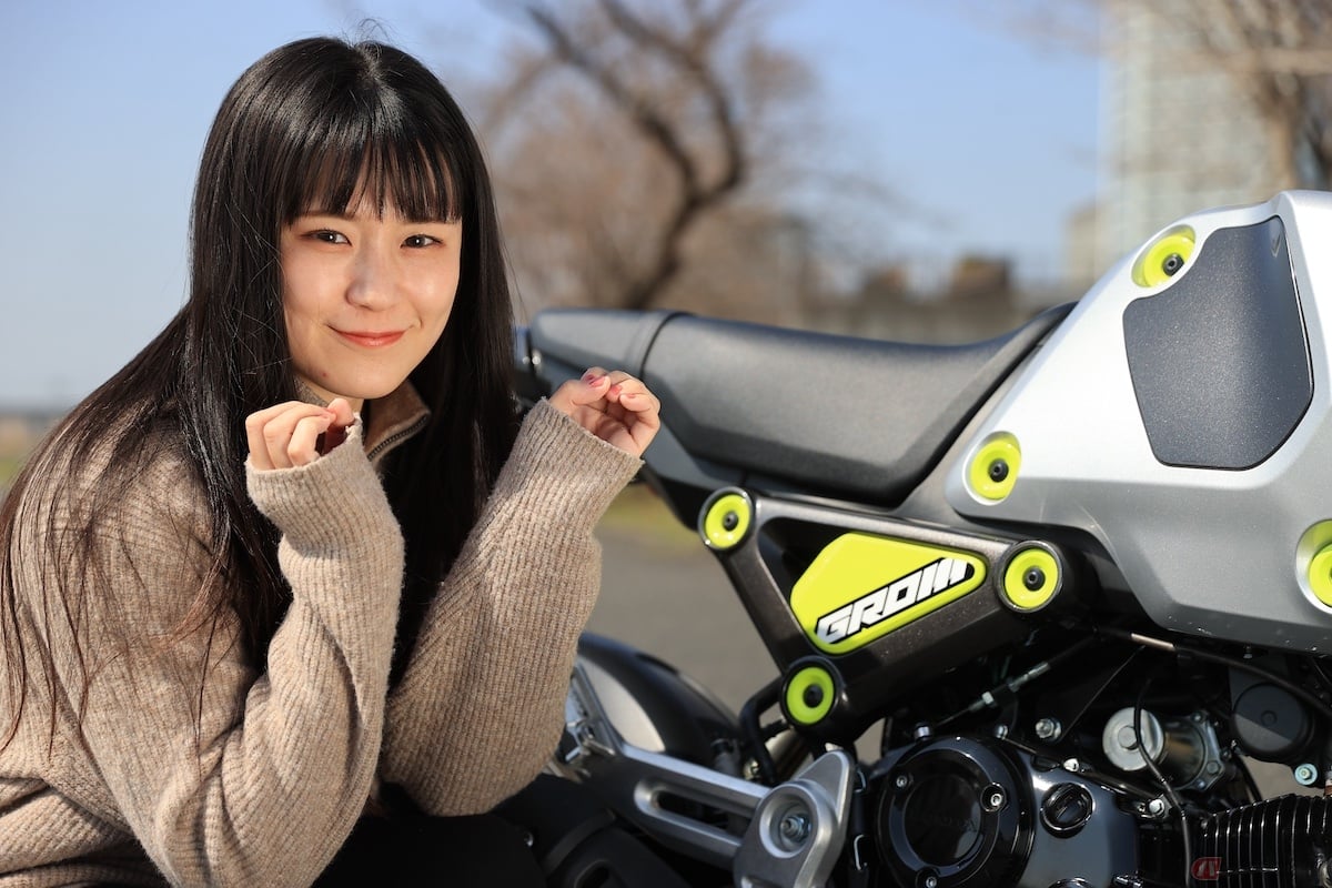 ボルト周辺に円形のガーニックを採用し、スポーティでポップなデザインがワンポイントで施されています