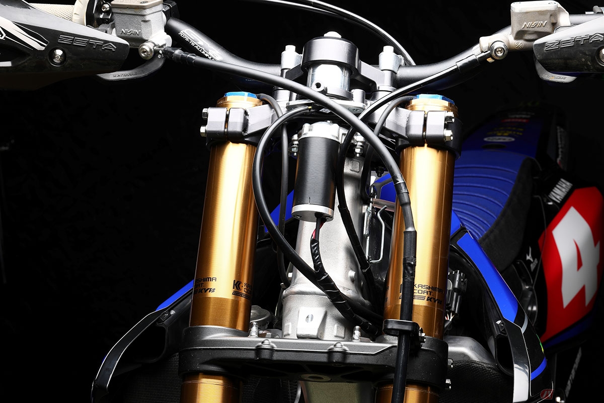 ヤマハの二輪車用ステアリングサポートシステム「Electric Power Steering（EPS）」を搭載するオフロード競技車
