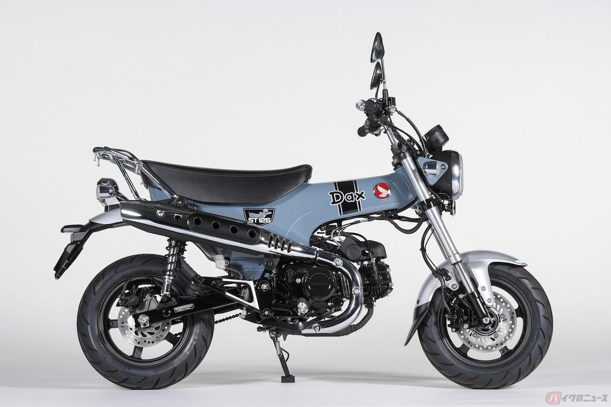 先代のサイズ比率をそのままに大型化した『ダックス125』