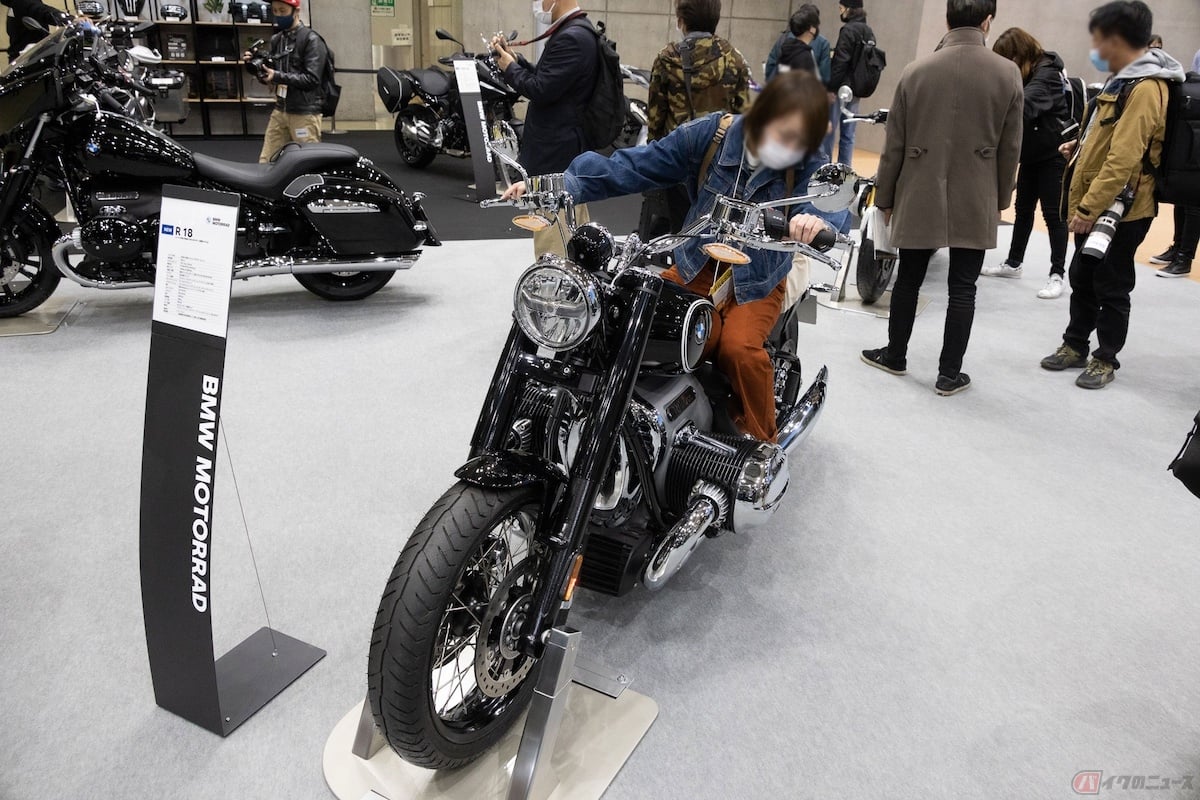 バイク運転免許を所持していない私が生まれて初めて大型バイクにまたがったBMW Motorrad「R18」