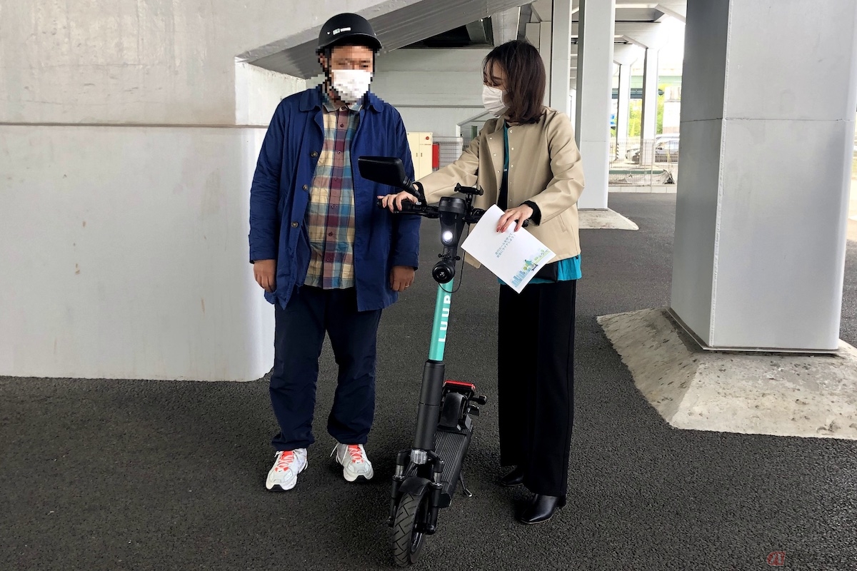 改正案では、電動キックボードの販売者やシェアリング事業者に対して、交通安全教育をおこなうよう努力義務を課すとしています