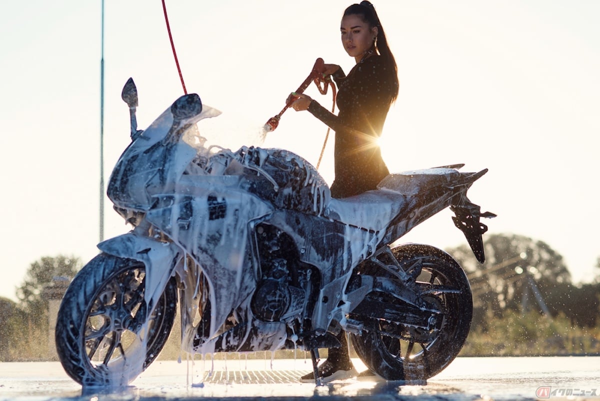花粉の付着を気にして、毎日バイクを洗車するのは現実的ではない