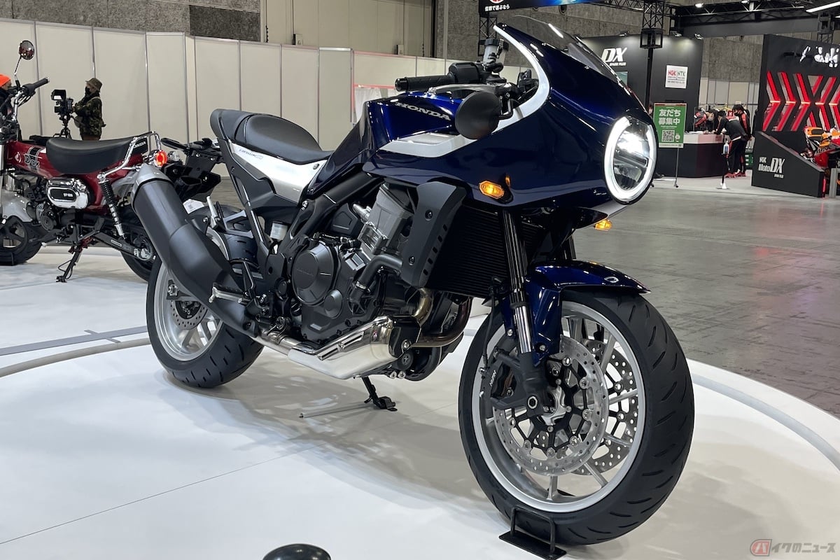 第38回大阪モーターサイクルショー2022で世界初公開されたホンダのロードスポーツモデル「HAWK11」