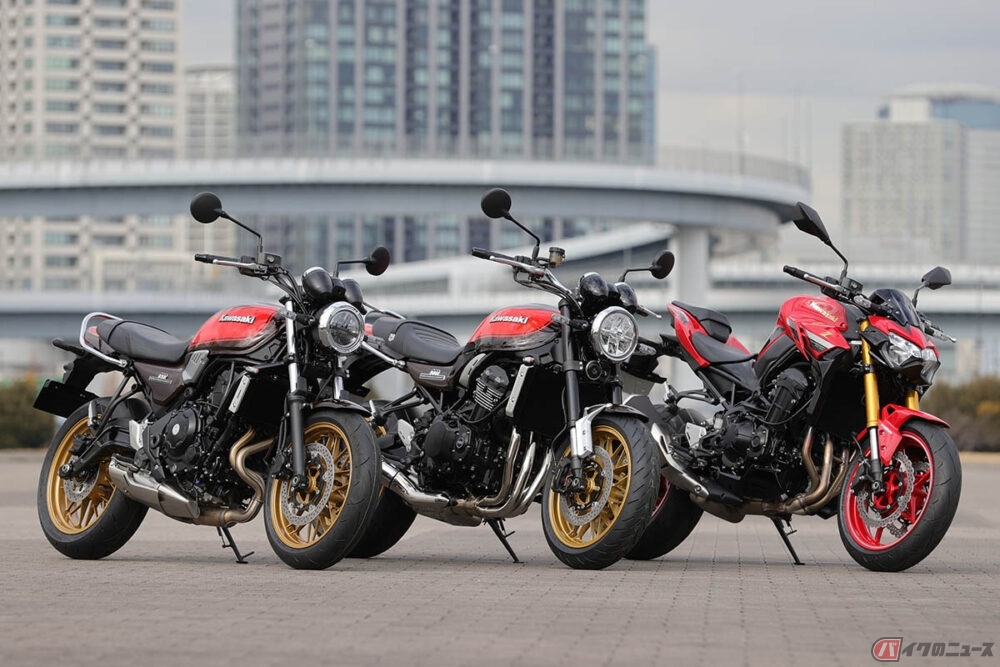 Z誕生50周年を記念した「50th Anniversary」モデル。左からZ650RS、Z900RS、Z900