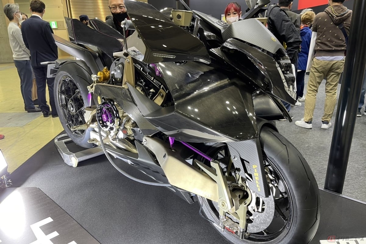 MOTO CORSEブースには、2280万円もするバイクあり!