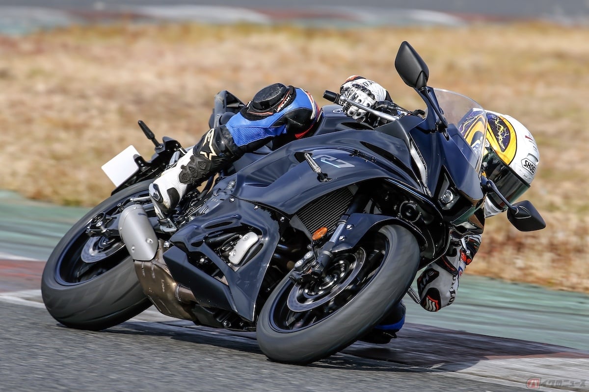YZF-R7はサーキット走行でも楽しく走ることができます(写真:石塚健選手)