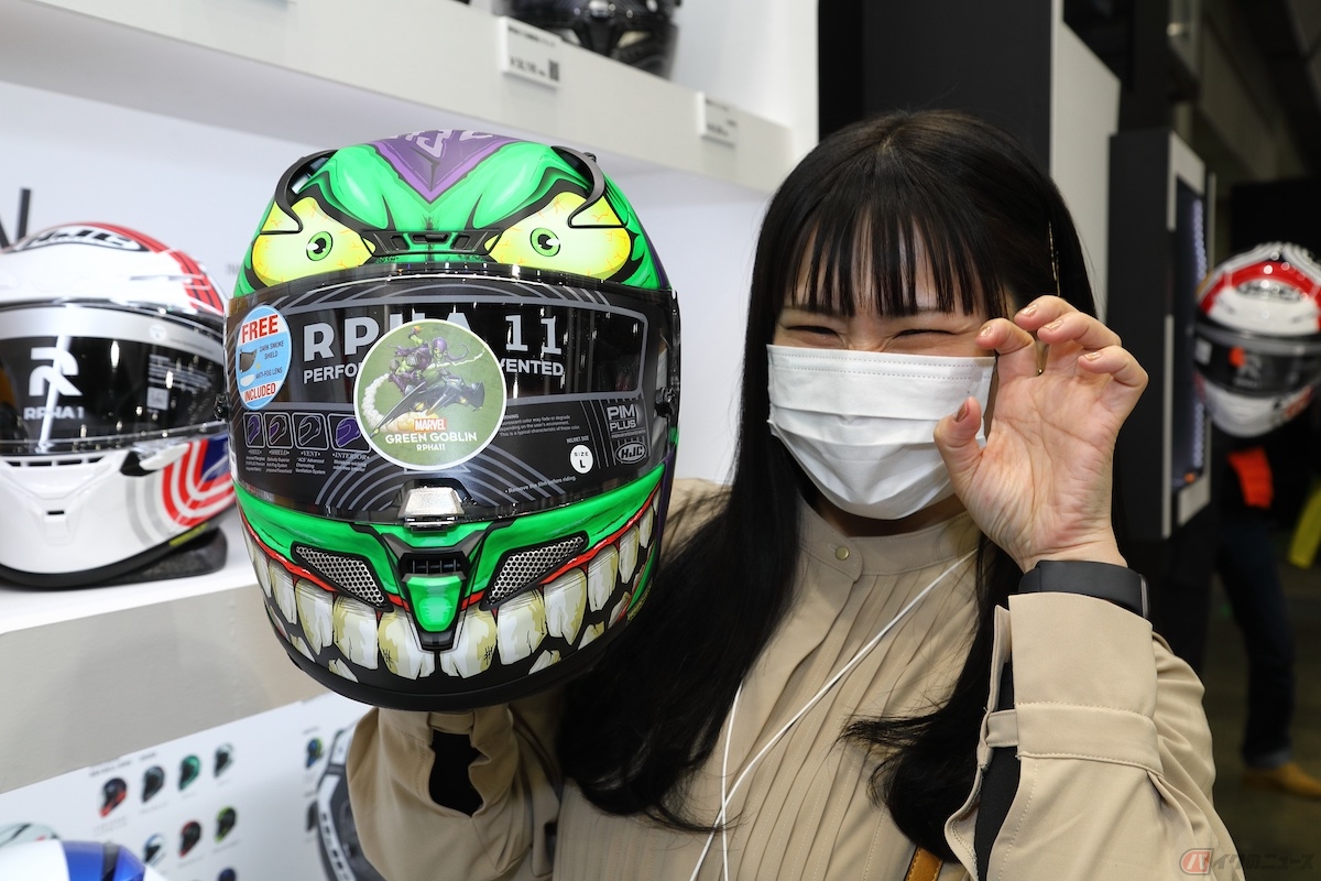 ヘルメットブランド「HJC」のフルフェイスラインナップには、すごく派手にペイントされているものもある