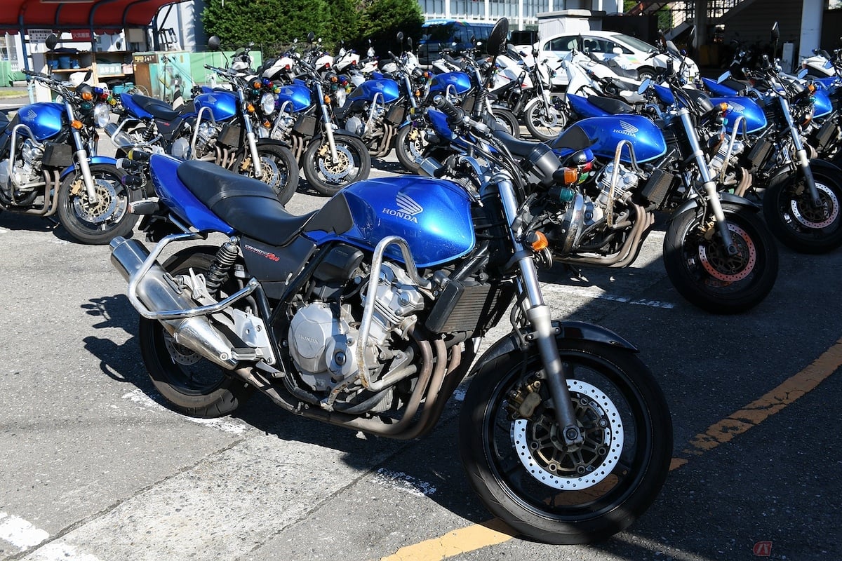 ライダーなら誰しも乗ったことある Cb400sfはなぜ生産終了するのか バイクのニュース ライダーなら誰しも乗ったことある Cb400sfはなぜ生産終了するのか バイクのニュース