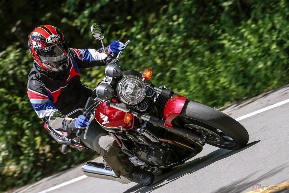 「令和2年排出ガス規制」に対応できないため生産終了になる「CB400SF」