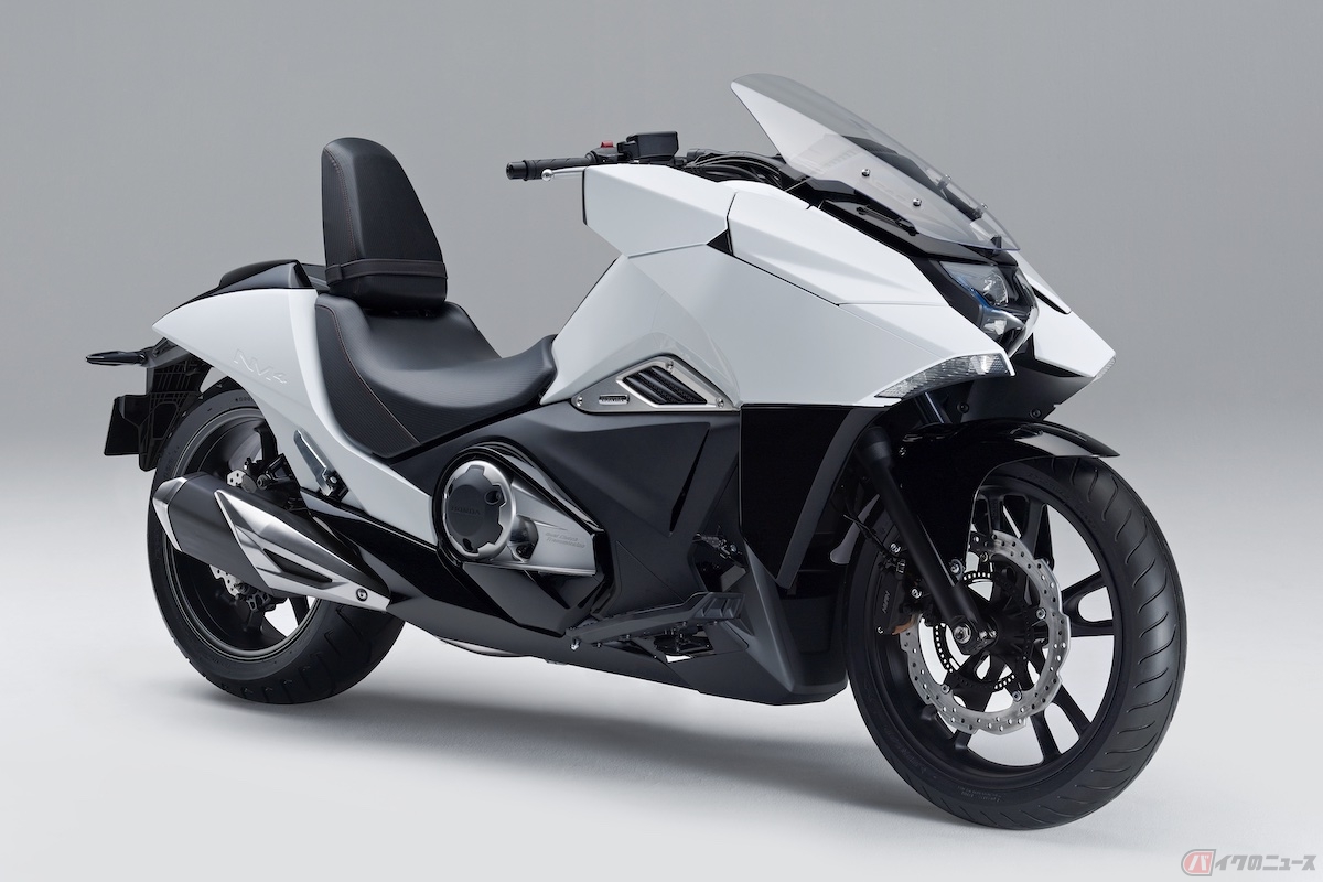 劇中に登場する<特務隊>仕様のバイクは、ホンダのNM4-01(エヌエムフォー ゼロワン)