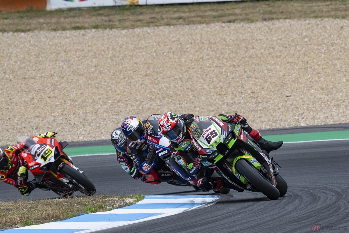 スーパーバイク世界選手権（WSBK）の2022年シーズン第3戦エストリル決勝レースの様子