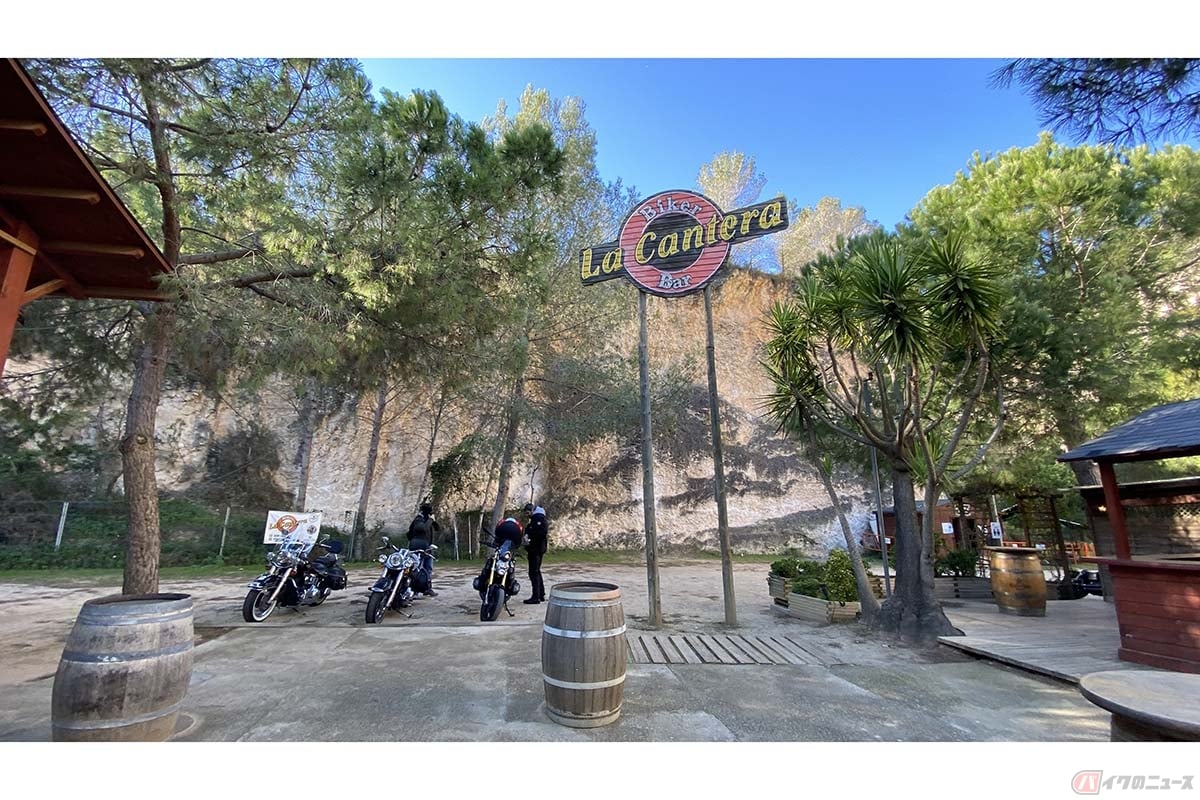 岸田彩美さんが訪れたLa Cantera Biker Bar。シーズン真っ只中には大勢のライダーが集うようです