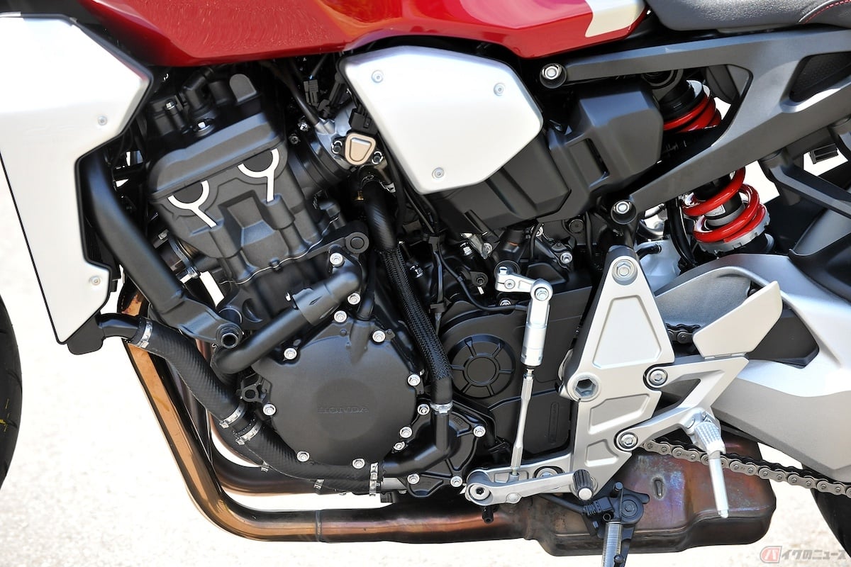 クイックシフターを標準装備するホンダ「CB1000R」