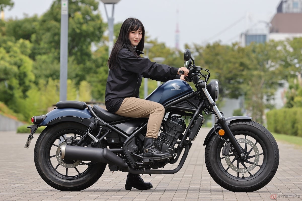 シート高690mmのホンダ「レブル250」
