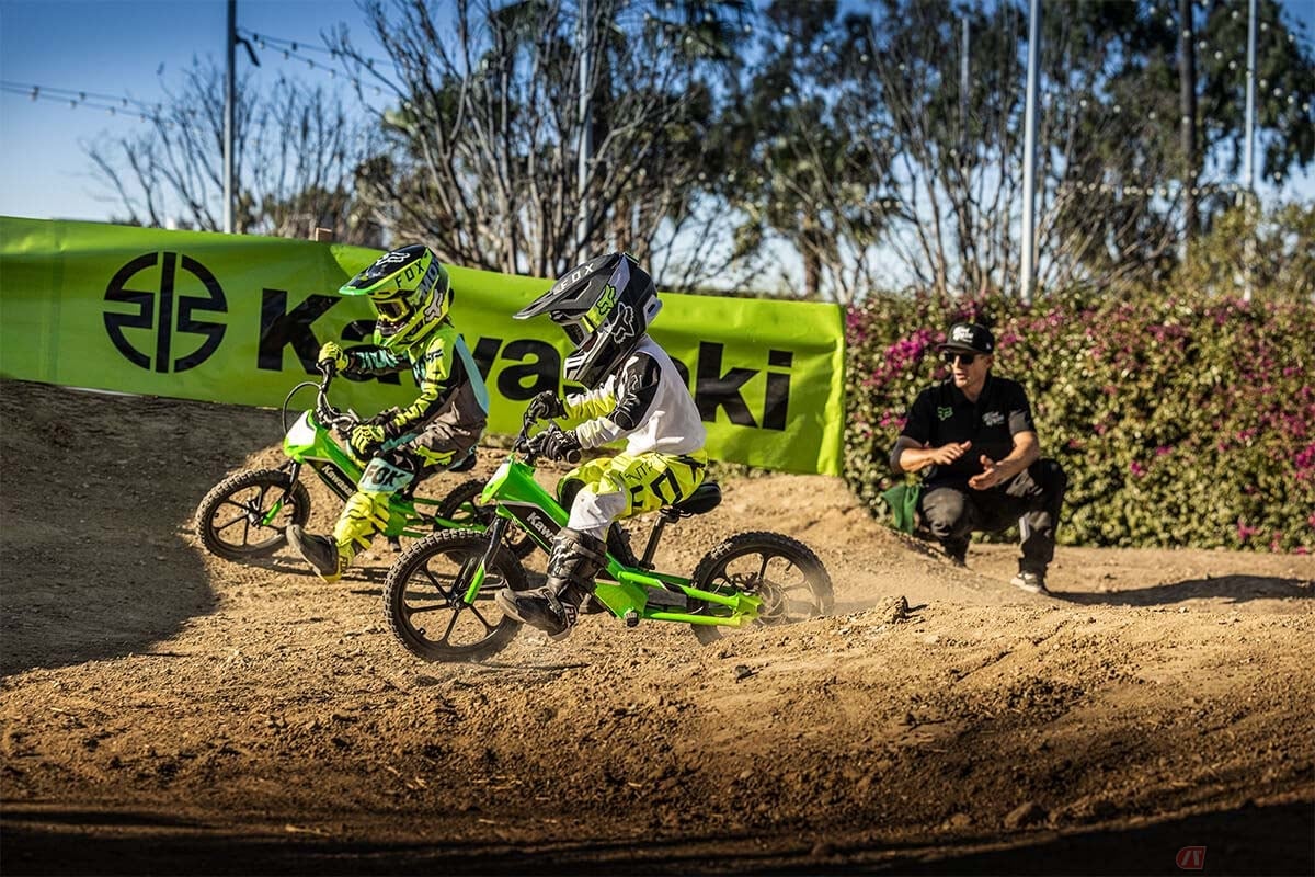 カワサキ最新の電動バイク「Elektrode」