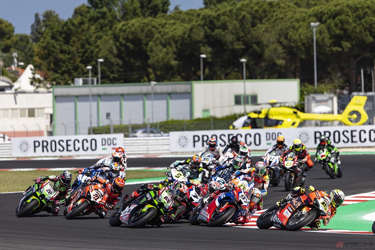 スーパーバイク世界選手権(WSBK)第4戦エミリア・ロマーニャ決勝レースの様子