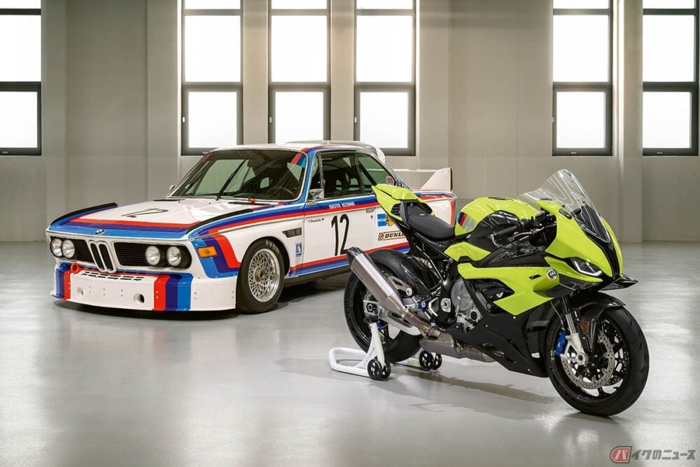 BMW Motorrad「M 1000 RR 50 Years M」と「BMW 3.0 CSL Race Car」