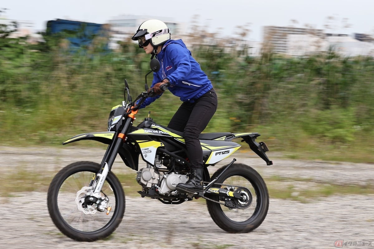 林道やダートの走行も不安なく楽しめるPT125