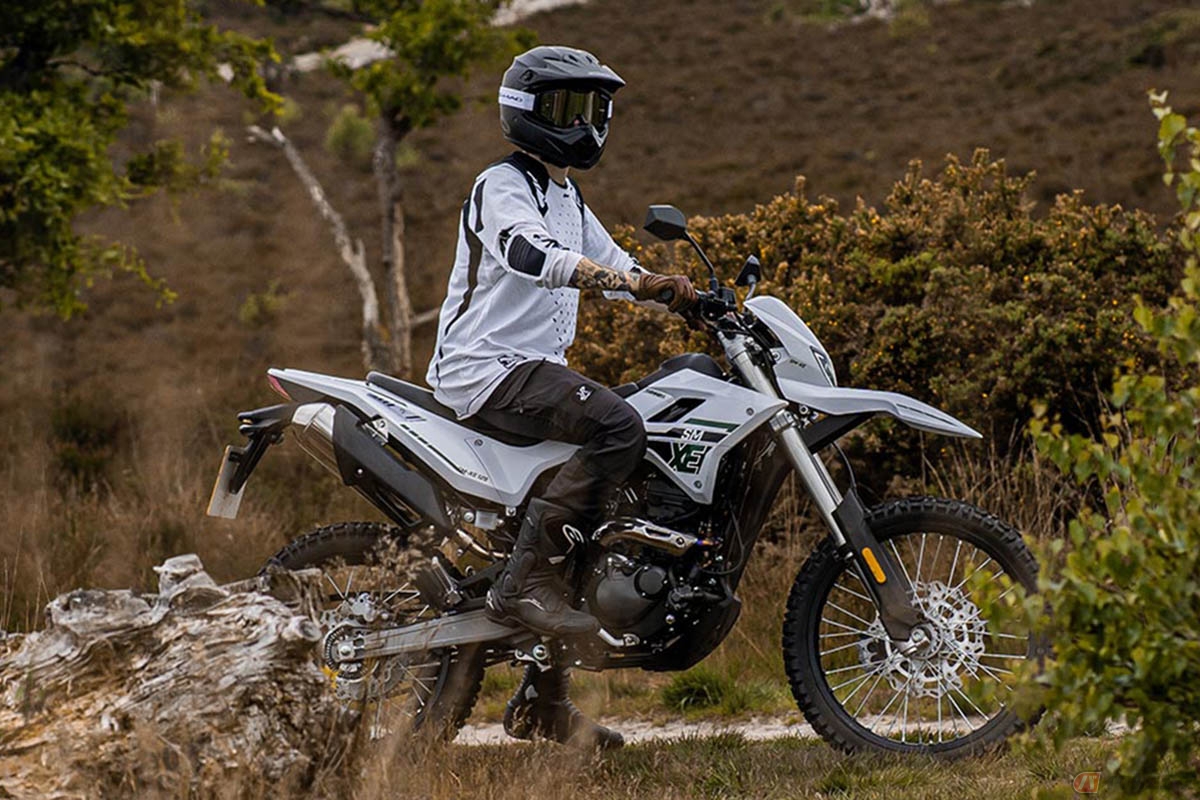 英国「Sinnis」のエンデューロモデル「SM-XE」