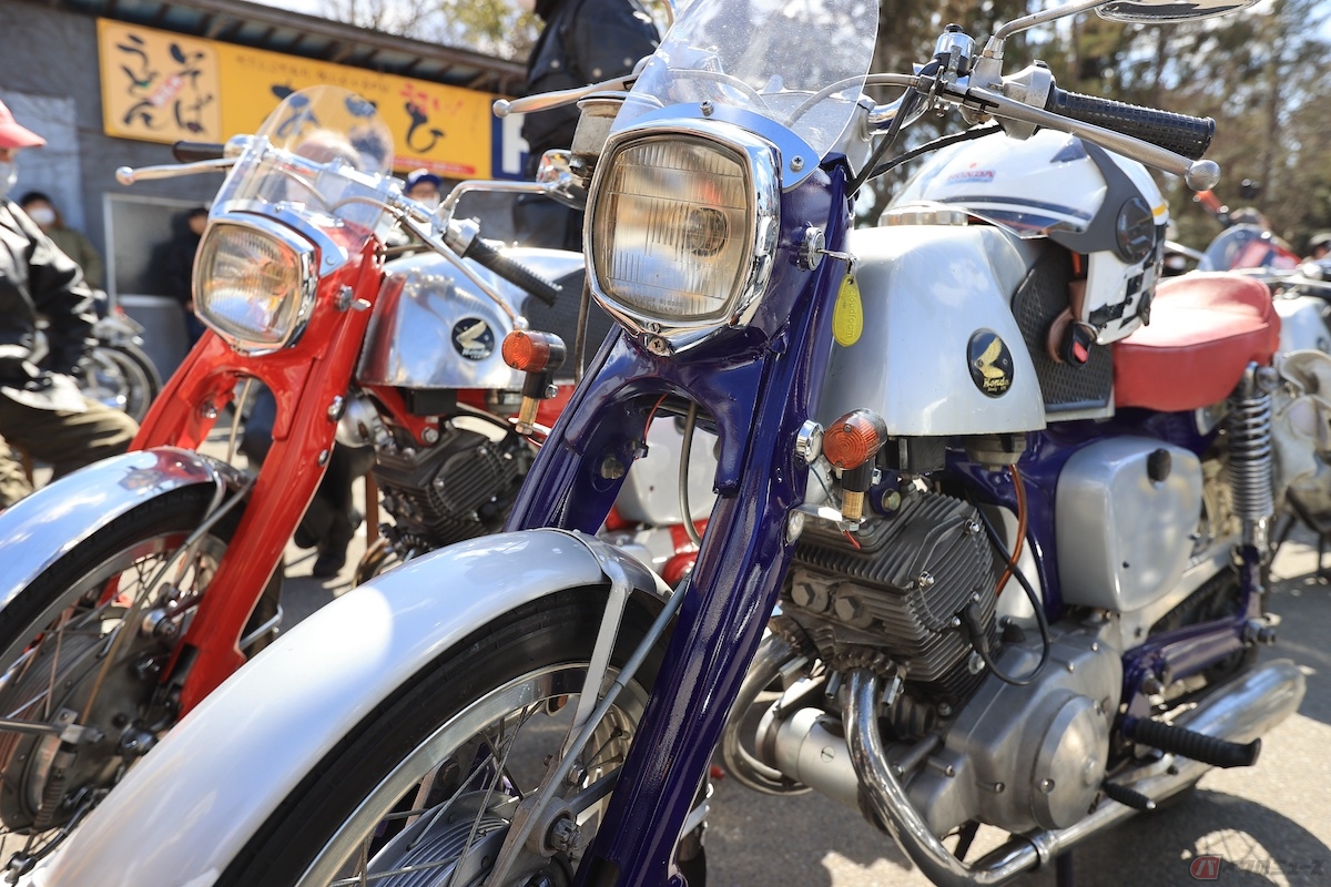 「神社仏閣」スタイルと呼ばれているホンダのドリーム C70