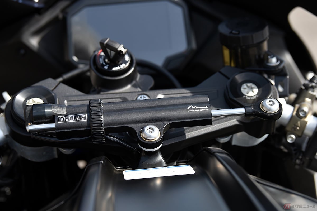 ステアリングダンパーが標準装備されているカワサキ「ZX-10R」