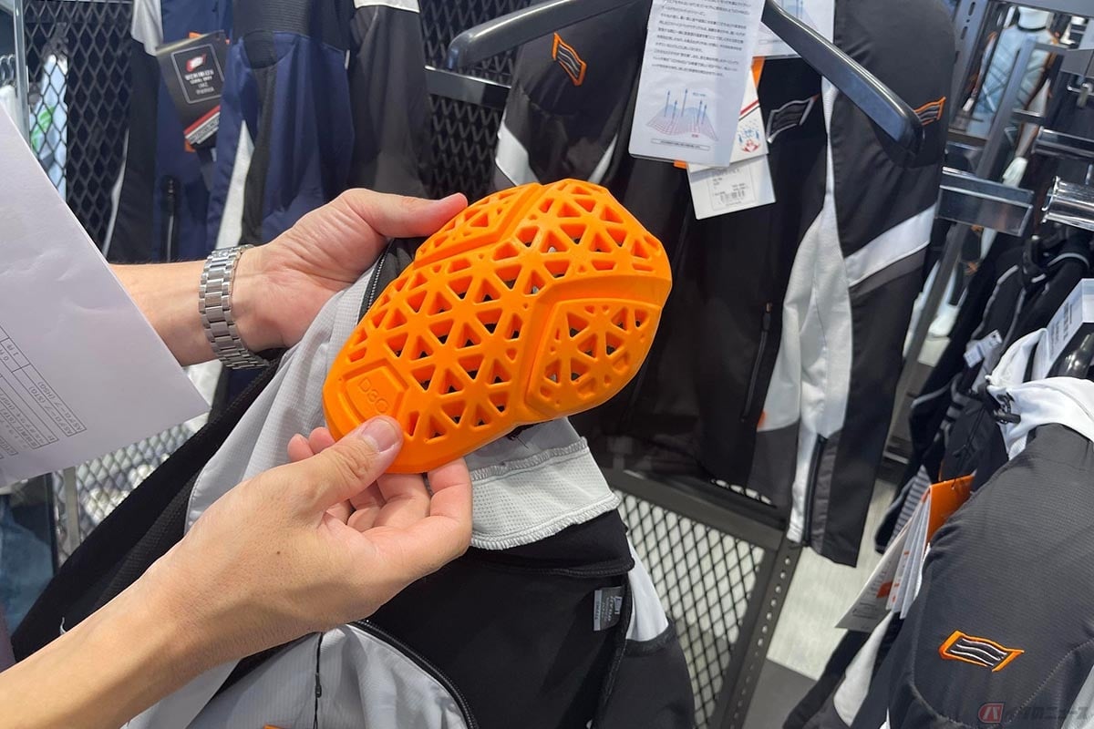 HYODがプロテクターに採用するD30素材