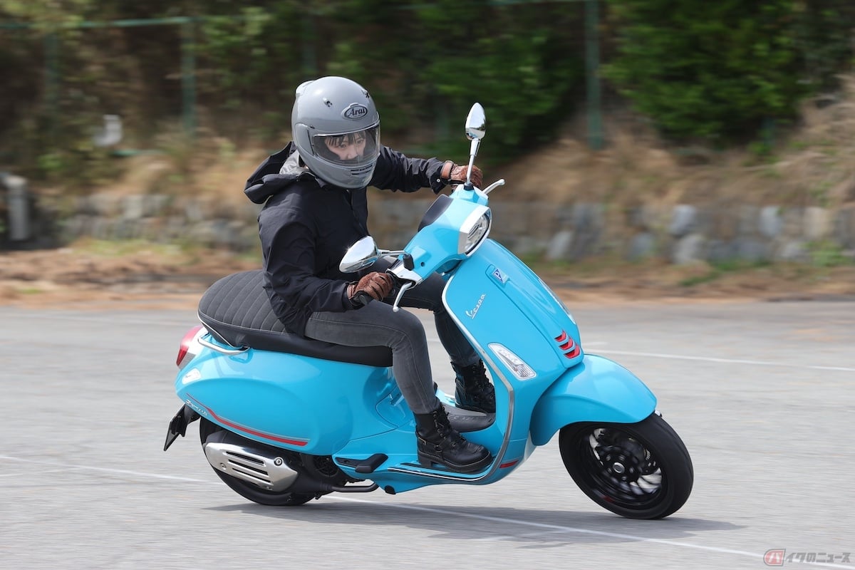 ハンドルを切るというより体ごと一緒に倒すとスーッと曲がるSprint S 150