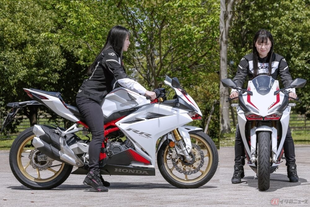 シート高は790mmのCBR250RRに跨ってみると私の身長(158cm)で踵が少し浮き上がるくらい