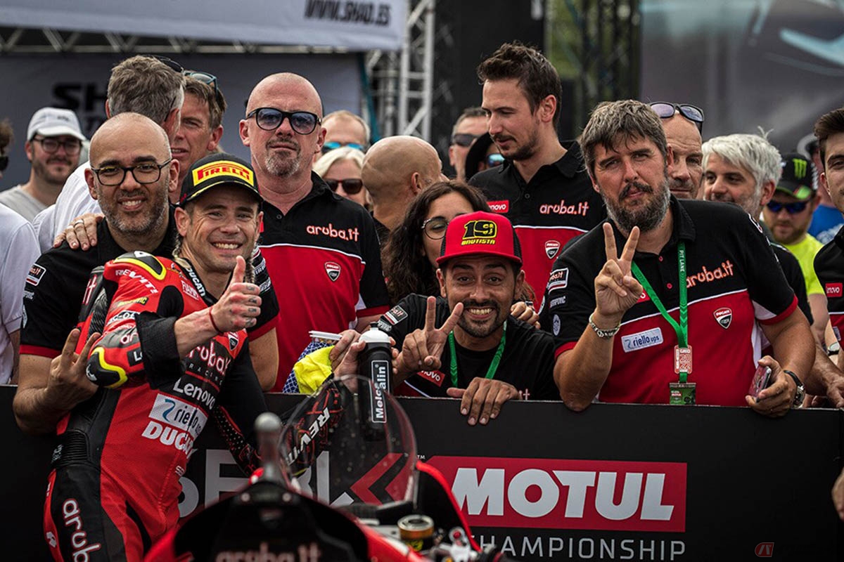 アルバロ・バウティスタ選手とマイケル・ルーベン・リナルディ選手(Aruba.it Racing – Ducati)