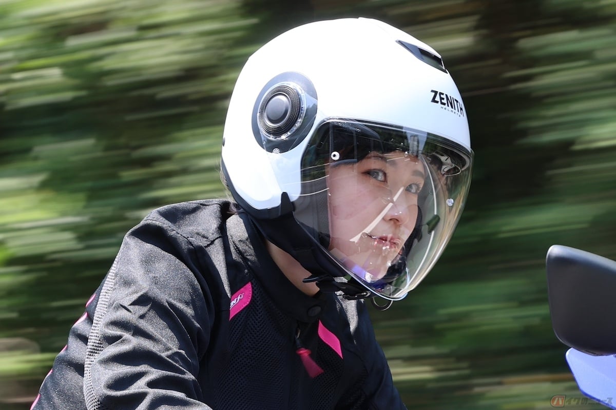 ヘルメットの形状別の着用者の割合は、「ジェット型」が37.8％と一番多い