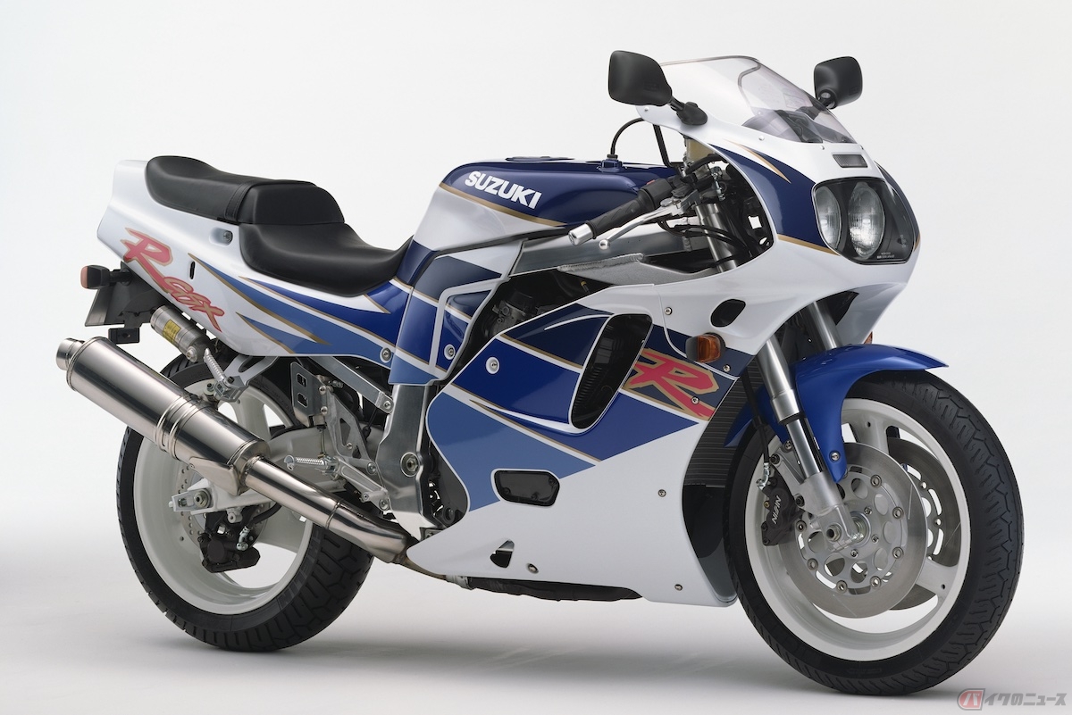 1992年にはエンジンが水冷化された「GSX-R750WN」