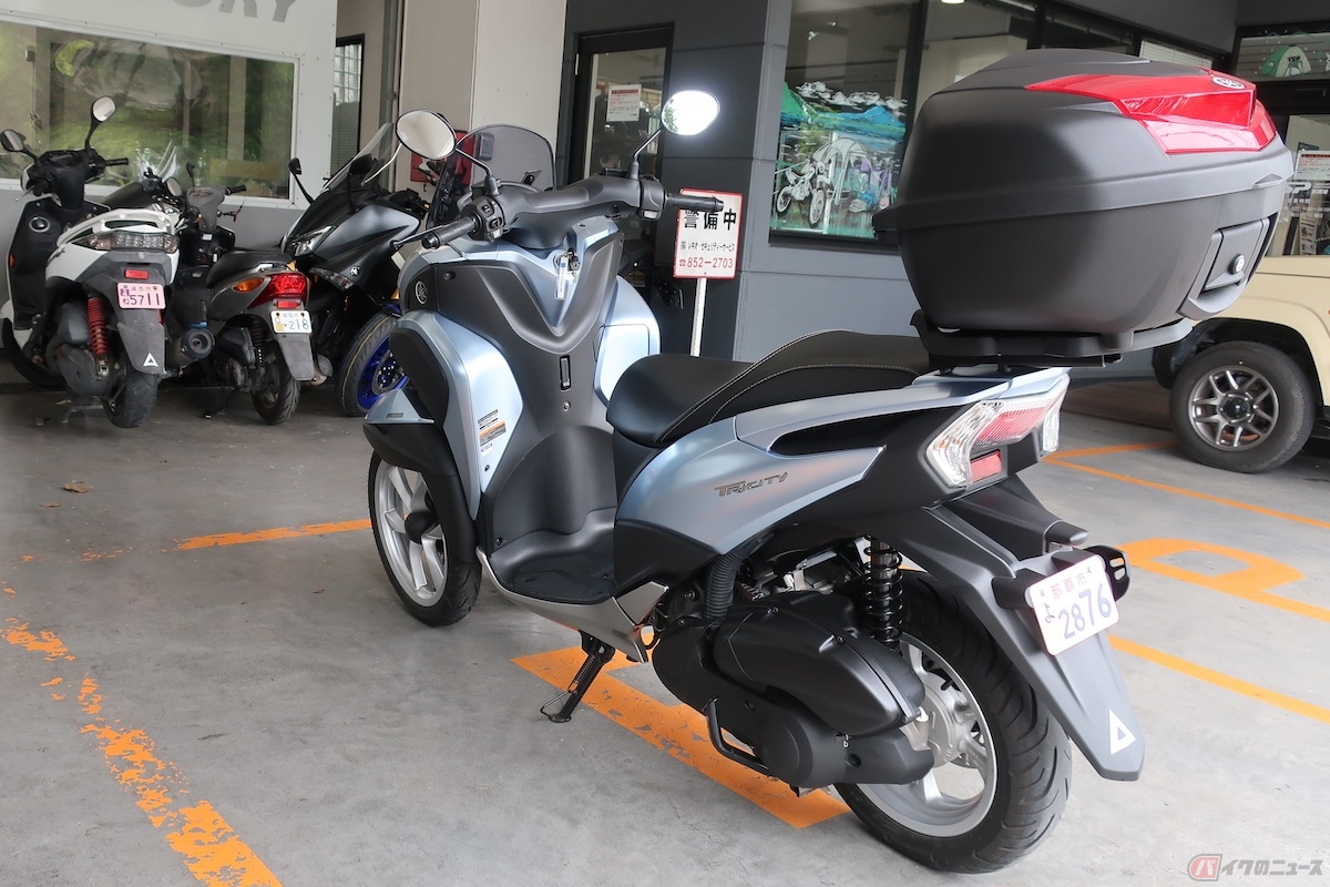 ヤマハ バイクレンタルで借りた『トリシティ125』にはトップケースが備わっていた