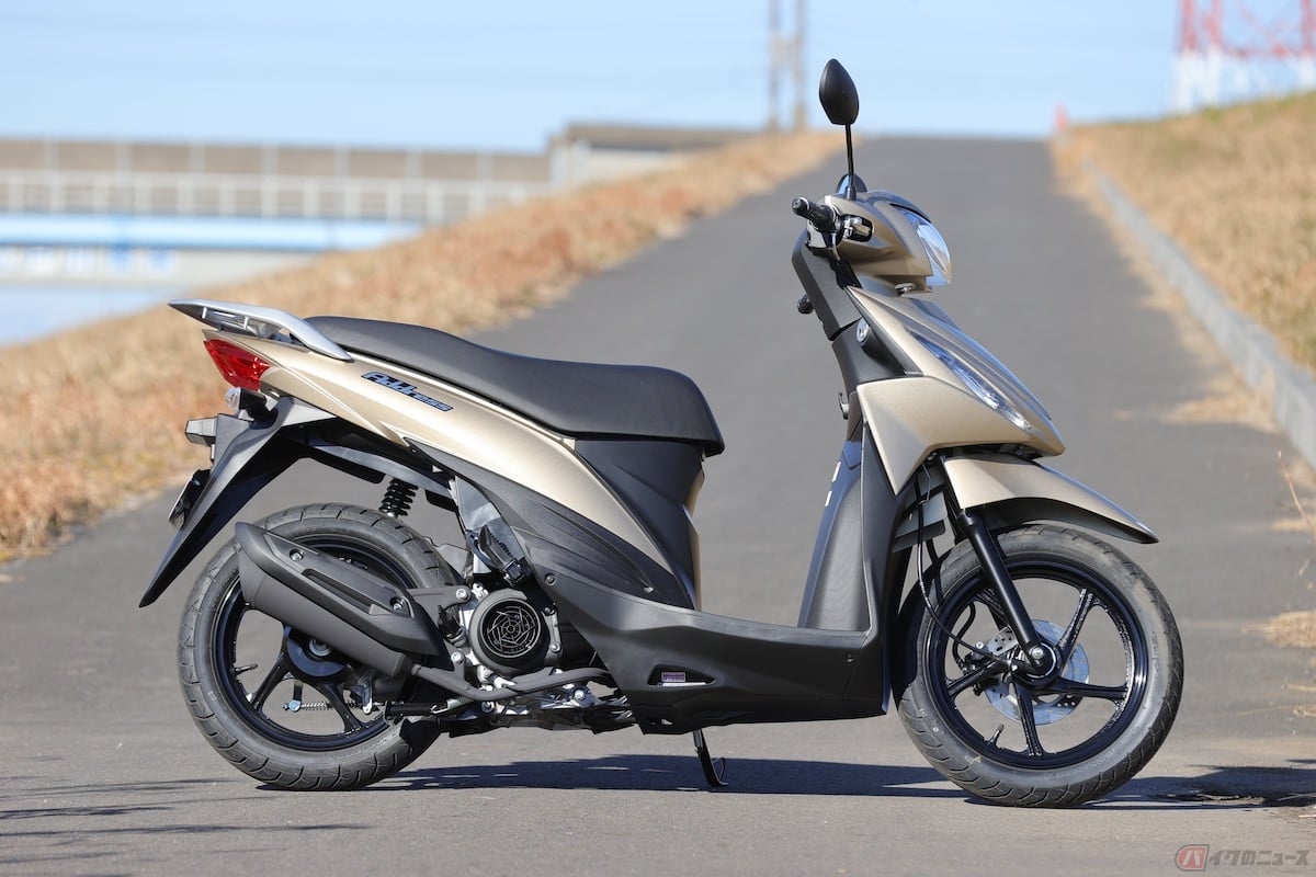 シート高755mmのスズキ「アドレス110」