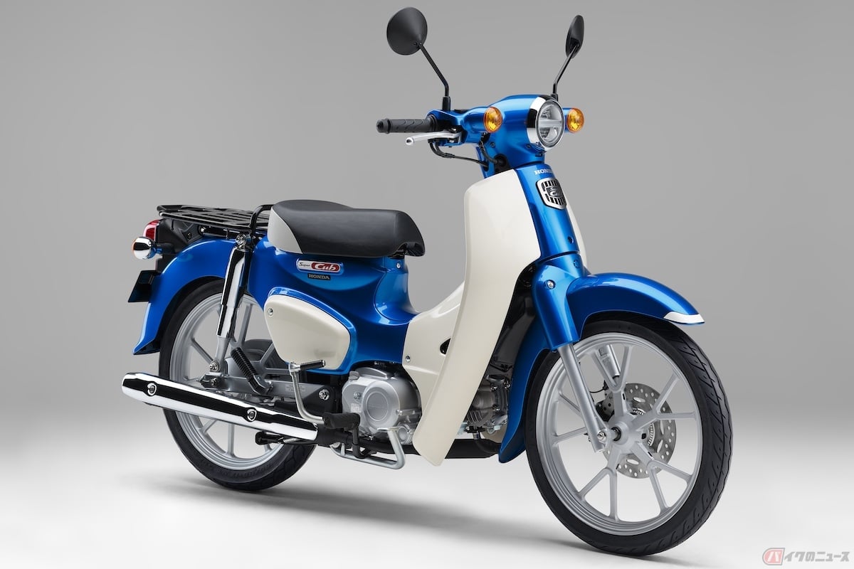 シート高738mmのホンダ「スーパーカブ110」