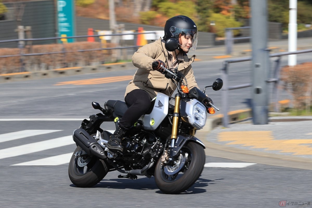 原付二種は、クルマと同じ60km/hの法定速度が定められています