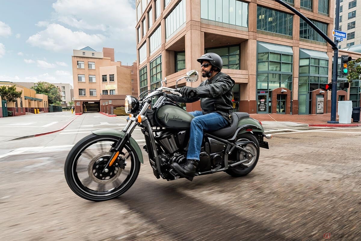 カワサキ「VULCAN900 CUSTOM」最新モデル