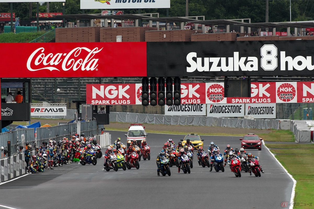 ウェットコンディションの中スタートした鈴鹿4耐