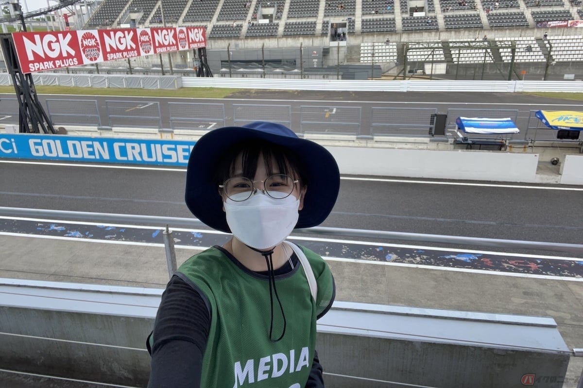 関係者の方達に一番簡単なレースの楽しみ方を教えてもらった