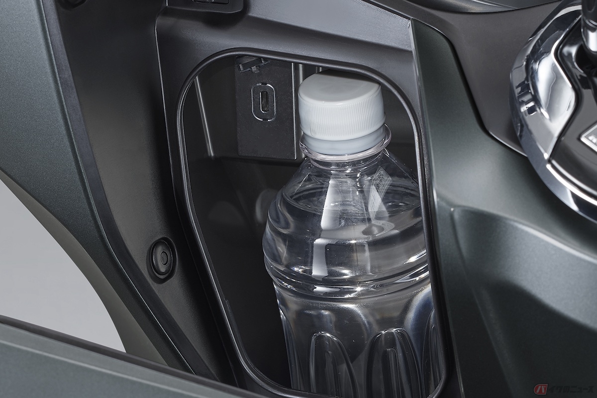 ホンダの原付二種スクーター「PCX」にはUSB Type-Cポートが1つあるタイプ