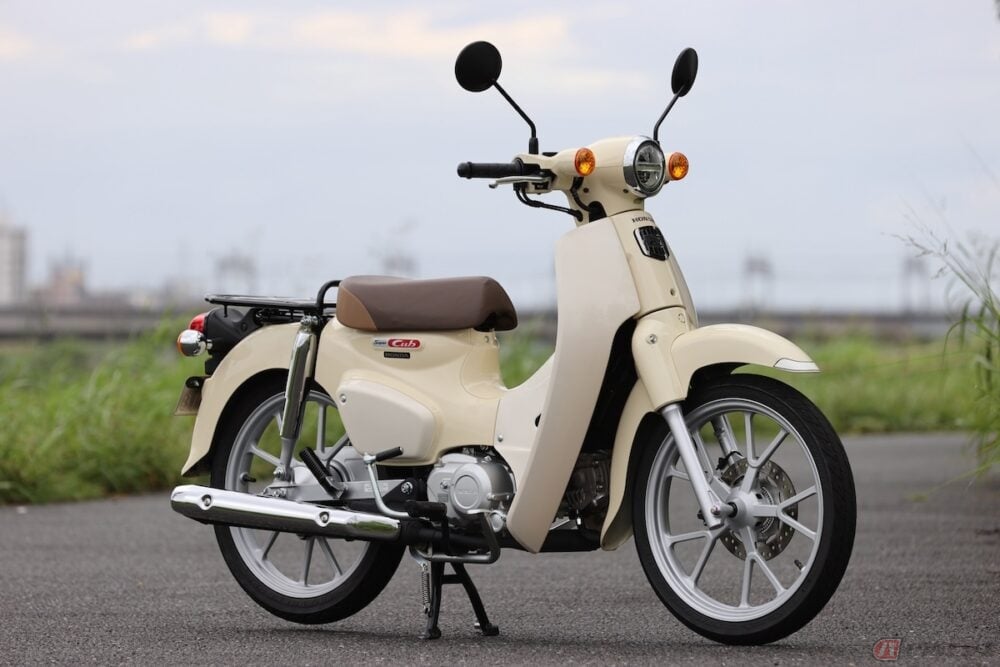 カブ伝統のスポークホイールからキャストホイールに変更されたホンダ「スーパーカブ110」